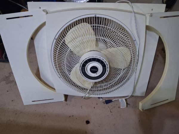 LARGE WINDOW FAN 1