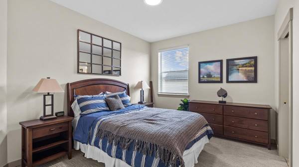 $1,905 / 2br - 998ft2 - W/D in unit, Quartz Counter-Tops, Vinyl Wood Floors, Brand New!!! (West Churchill)63977275524355122