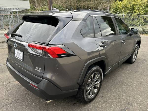 2022 Toyota Rav4 Hybrid XLE Premium 4WD --1owner, Clean title, Loaded- - $29,950 (kirkland)63614007741057124