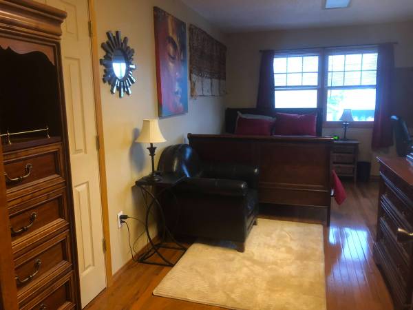 $800 / 1br - 187ft2 - Portland Guesthouse: Furnished Room - Welcome Home (Hawthorne District  - Welcome Home)63999452673538123