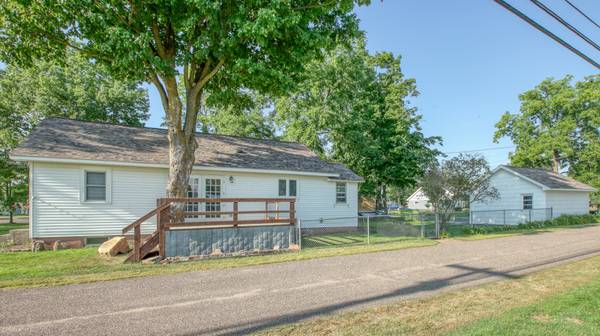 $164,900 / 2br - 984ft2 - 113 N 5th Street (Cornell, WI)63845961185667120