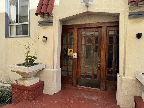 $2,395 / 2br - 918ft2 - Beautiful 2 bedroom/1 bath with dining and living room combo (oakland lake merritt / grand)63868036877827122