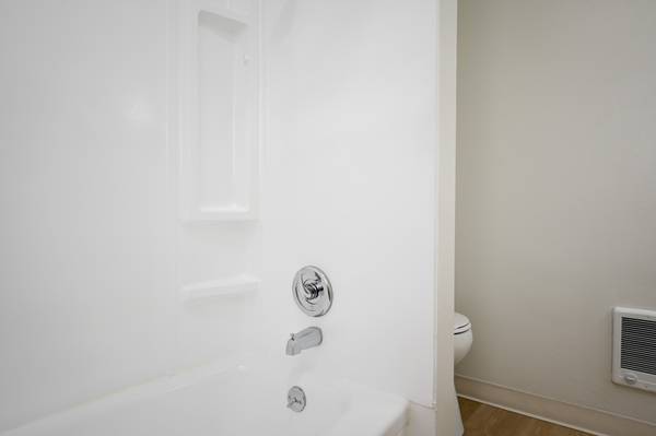 $1,750 / 2br - 1000ft2 - Fall Into $2625 In Total Savings! Special Offer For Our Remodeled 2B1B (Beaverton)64038884594562122