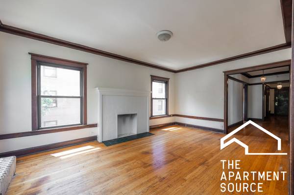 $2,495 / 2br - 975ft2 - Massive 2BR-pet friendly, laundry on-site (ONE MONTH FREE ) (Logan Square)63781420286721121