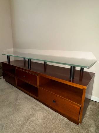 Entertainment Center/TV Stand 1