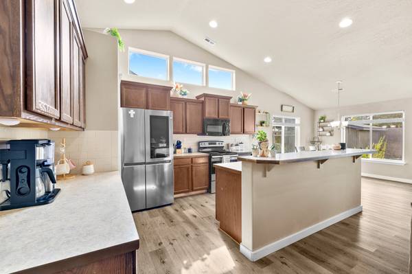 $430,000 / 4br - 1810ft2 - Stunning Newer Home with Upgrades (Kennewick)63922560955906124
