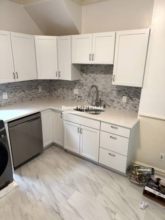 $2,600 / 1br - Beautiful Renovated 1 BR Apt, Great Location ,W-D in Unit, Parking (Somerville near Davis Sq and Porter Sq & Redline T)63871206675841124