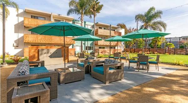 $1,985 / 1br - 700ft2 - Gorgeous 1x1 at $1985 (alameda)63928542791043120