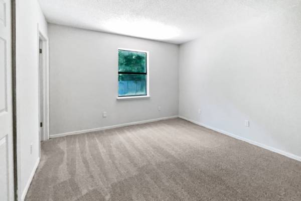 $640 / 2br - 992ft2 - $640 / increíble 2 habitaciones / Enfoque en espacio y practicidad (Jacksonville)64005270191489122