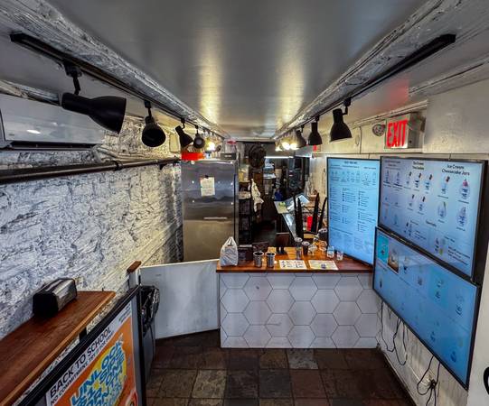 $7,500 / 800ft2 - For Lease | Vented High Traffic Turn-Key Ice Cream Shop (Greenwich Village)63854289866371123