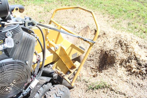 STUMP GRINDING 1