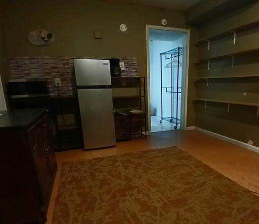 1 bedroom  includes utilities 1