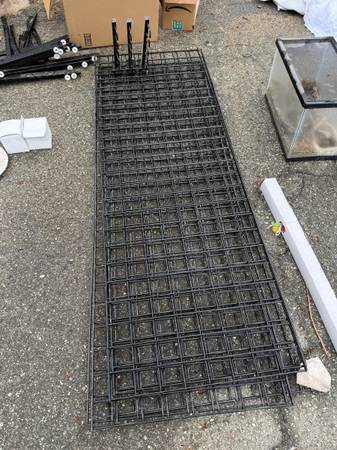 Wire rack retail displays 1