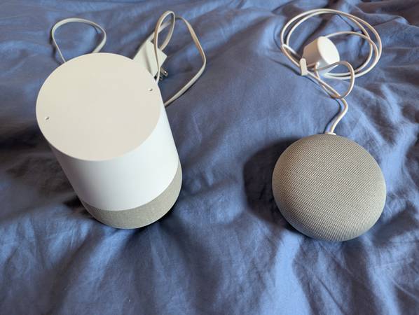 Google Home Smart Speaker and Mini Speaker 1