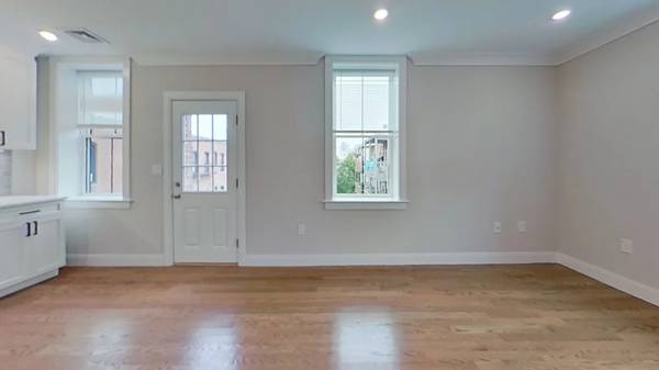 $4,495 / 4br - ** 2 Month free and NO FEE ** East Boston 4 bed 2 bath W/D in unit. (East Boston)63810039976195121