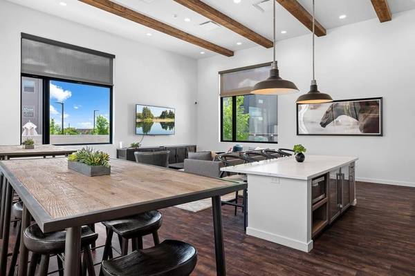 $2,733 / 3br - 1259ft2 - 24-Hour Package Lockers, Pets Welcome, Full-Size Washer & Dryer (Located next to shopping centers, I-25, Schools/College)63806069143937124