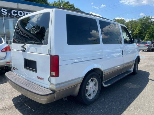 2005 GMC Safari Ext 111 WB AWD 80K ORIGINAL MILESRUNS AND DRIVES GREAT! - $10,995 (+ NO ADDED DEALER FEES!)63469754457857123