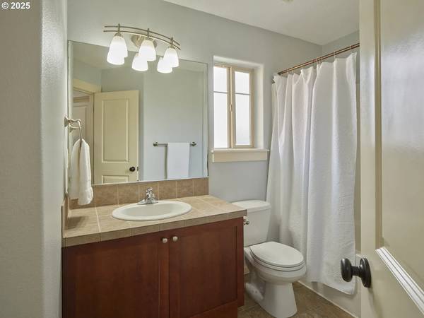 $1,195 / 2100ft2 - Beautiful home with 1-2 rooms available (Vancouver)64039061202947123