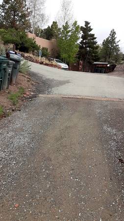 $2,000 / 2br - 930ft2 - Canyon Road Adobe (Eastside)63806069328513121