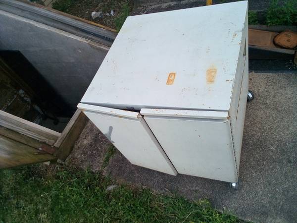 Metal cabinet 1