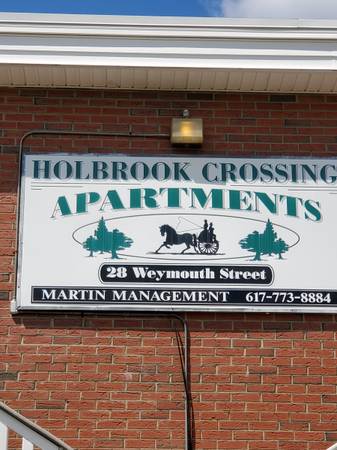 $1,695 / 1br - 700ft2 - Holbrook Crossing Spacious Sunny Unit W/ Private Entrance63996547948034121