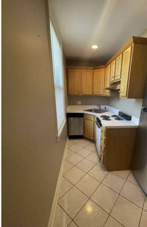 $1,100 / 1br - 754ft2 - DEN that feels hidden amongst the trees (Foggy Bottom)63779373772675122