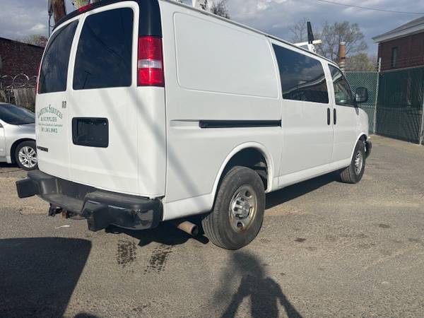 2018 Chevy Express 2500 cargo Van 6.0 auto All power Ladder rack 107K - $11,995 (Temple hills MD 20748)63439984992513123