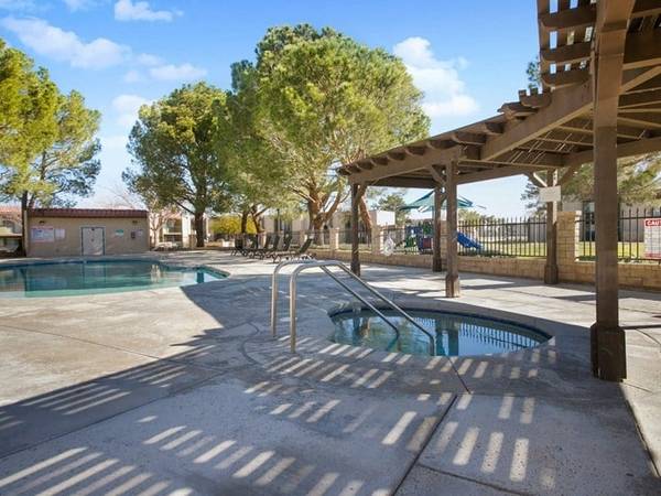 $1,773 / 2br - 872ft2 - 2B/1B, Picnic Area, Microwave (38300 30th Street East , Palmdale, CA)63953217674754120
