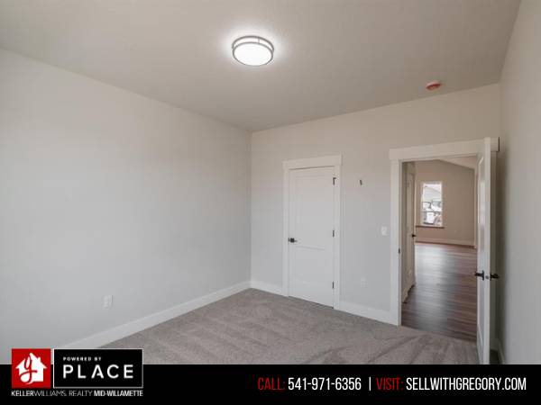 $495,000 / 4br - 1873ft2 - Brand new custom home with high-end finishes and thoughtful design thr (Sweet Home OR)63624668910081124