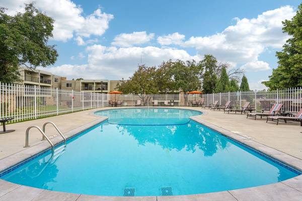 $1,295 / 1br - 844ft2 - Controlled Entries, Fitness Center, Easy Commuting (8015 36th Ave N, New Hope, MN)64003957541249120