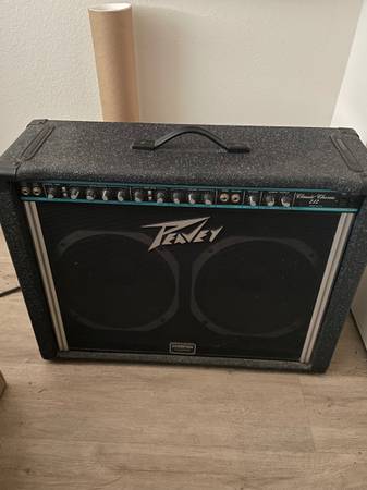 Peavey 2x12 chorus Amp 1
