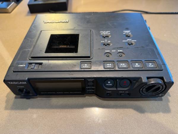 その他 TASCAM DAT Tascam DA40 DAT had an expensive oops - YouTube