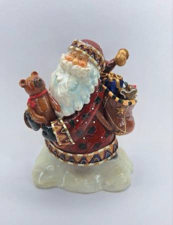 St. Nicholas Figurine 1