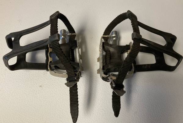90’s Specialized Mountain Bike Pedals 1