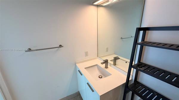 $2,650 / 420ft2 - Bright Studio in Brickellhouse Condo, Miami (Miami)64051002670339124