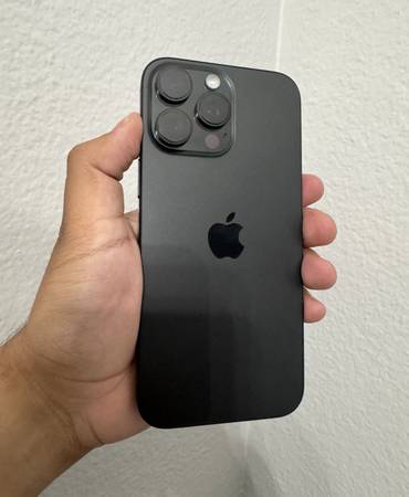 We BUY IPAD PRO. WE BUY MACBOOK PRO. WE BUY IPHONE 16 pro 1