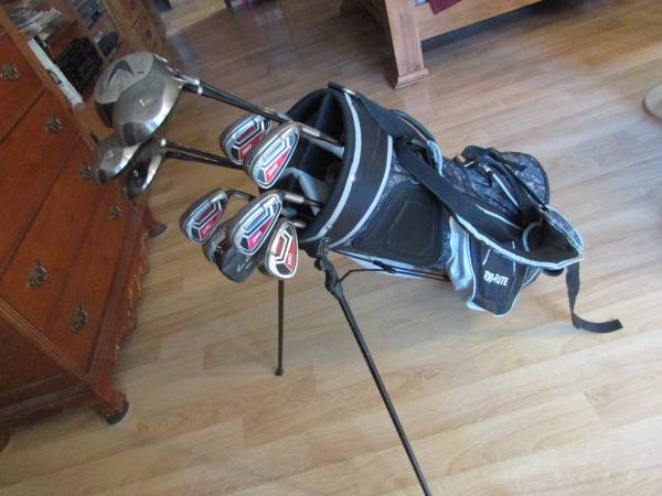 Golf Set in Nice, Light, Self Sanding Golf Bag 1
