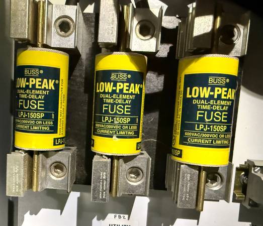 NEW BUSS LOW-PEAK, DUAL ELEMENT, TIME DELAY FUSES 1