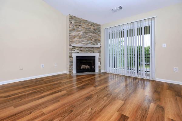 $2,261 / 2br - 1001ft2 - 2/BD 2/BA, Vinyl Plank Flooring, Microwave (20300 River Ridge Terrace, Ashburn, VA)64040194204291123