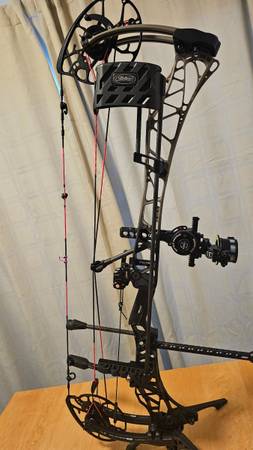 Mathews Archery Lift 33 Bow - Complete Setup 1