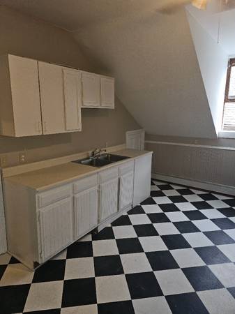 $1,020 / 1br - Spacious 3rd floor (Burlington)63992934800386120