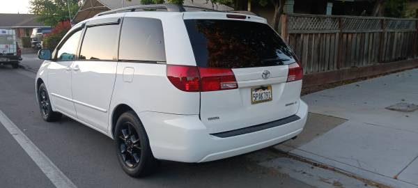 2005 TOYOTA SIENNA - $6,200 (San Jose)63617492521089123