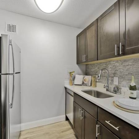 $1,949 / 425ft2 - Luxury, Location, and Convenience. The Cambridge Apartments. (1221 Massachusetts Ave, NW Washington, DC)63822604799105124