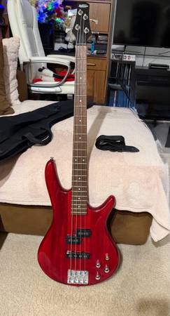 Ibanez GSR200 4-String Electric Bass 1