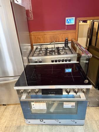 Bosch - 800 Series 3.7 Cu. Ft. Freestanding Electric Induction Range 1