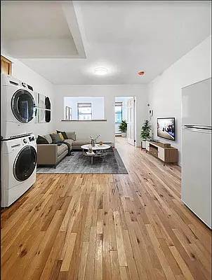 $3,150 / 1br - OFF-MARKET SUN WASHED LES 1 BED + W/D UNIT___AMAZING LOCATION! (Lower East Side)63945362843266120
