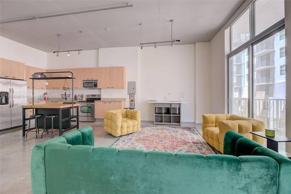 $2,100 / 1br - ALL NEW AND FABULOUS 1 BED 1 BATH UNIT (HOLLYWOOD)63906442643075122