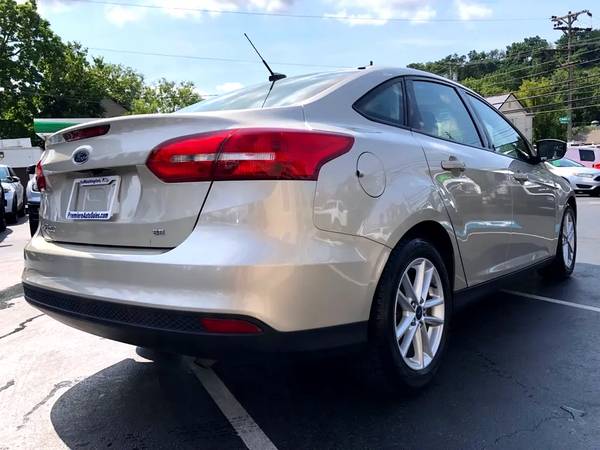 2017 Ford Focus ~ SE ~ 27k MILES ~ AUTOMATIC ~ FINANCING Available - $11,870 (Downtown Washington PA)63625191789699123
