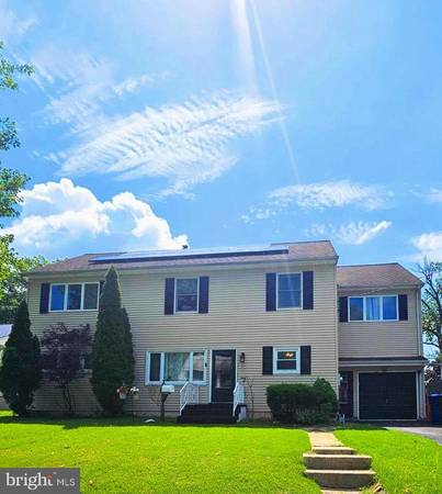 $4 / 5br - Full basement with plenty of space. Attached one-car garage. (Colonia)63676291399683120
