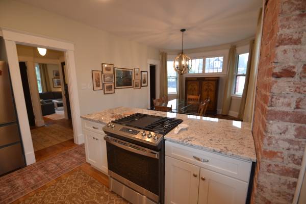 $1,995 / 3br - 1250ft2 - 01E-2:  Hab. 3 dorm. 2 bañ. en edif. familiar doble (NORWOOD/ Hyde Park cerca)63974472294658121